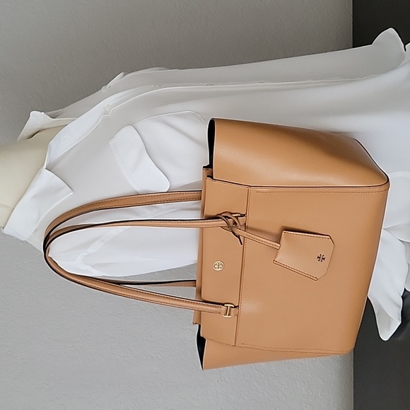 ⭐️EUC Tory Burch Parker Tote - Picture 13 of 15